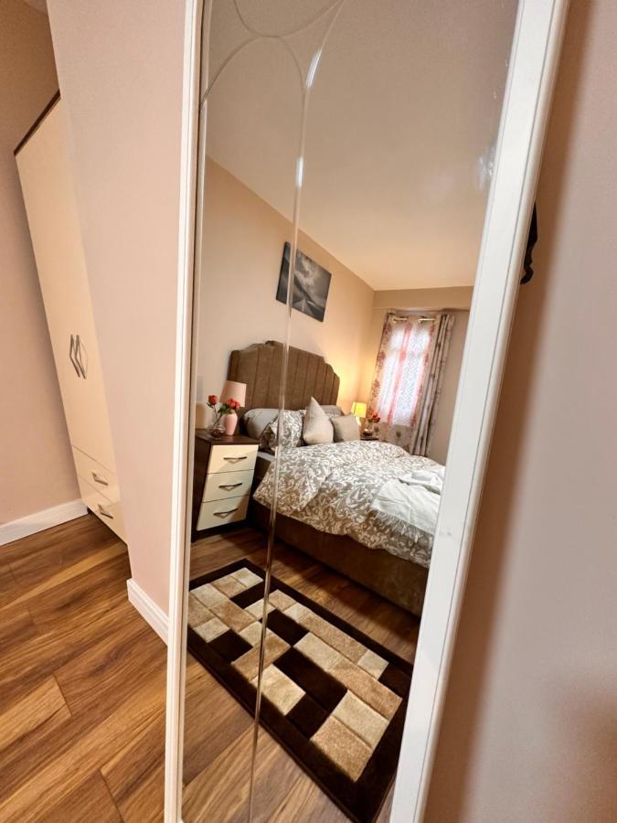 Canary Wharf Single Double And En-Suite Rooms London Exterior foto