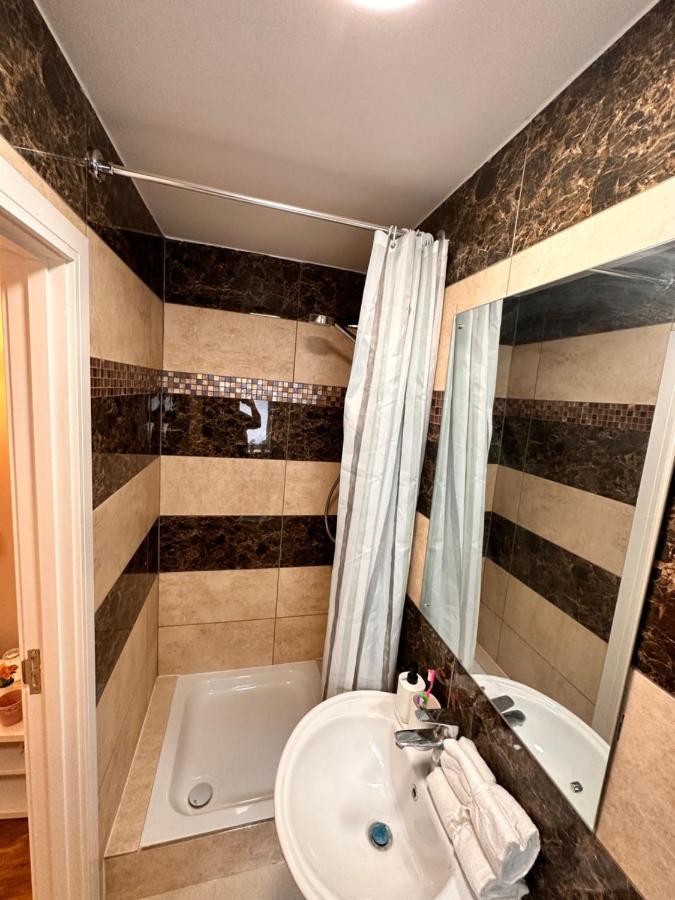 Canary Wharf Single Double And En-Suite Rooms London Exterior foto