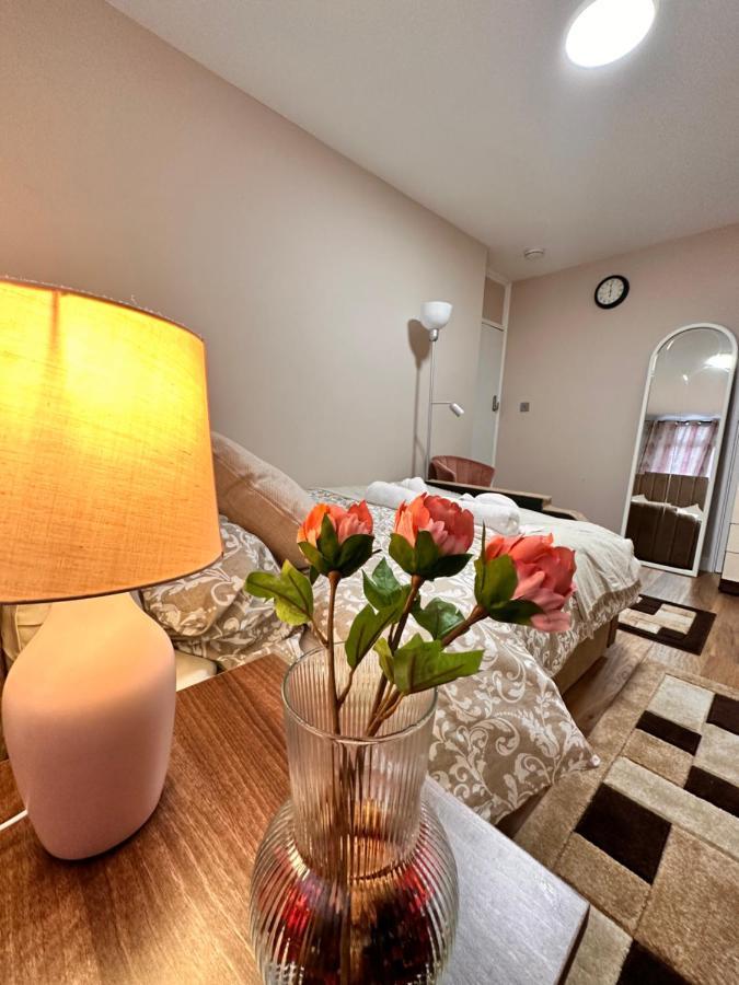 Canary Wharf Single Double And En-Suite Rooms London Exterior foto