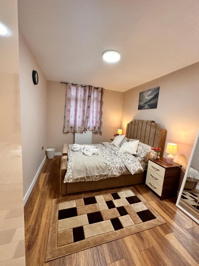 Canary Wharf Single Double And En-Suite Rooms London Exterior foto