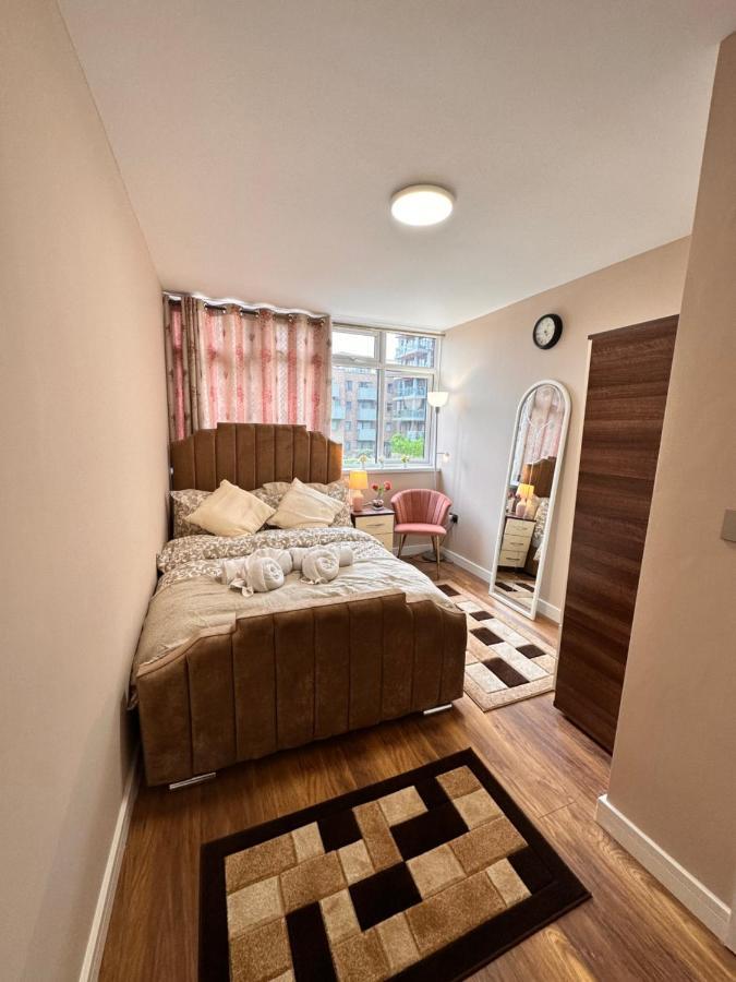 Canary Wharf Single Double And En-Suite Rooms London Exterior foto