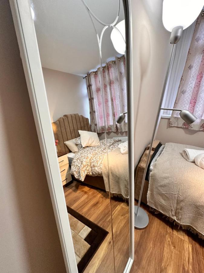 Canary Wharf Single Double And En-Suite Rooms London Exterior foto