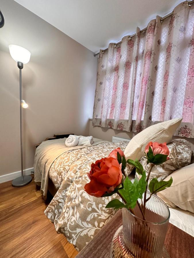 Canary Wharf Single Double And En-Suite Rooms London Exterior foto