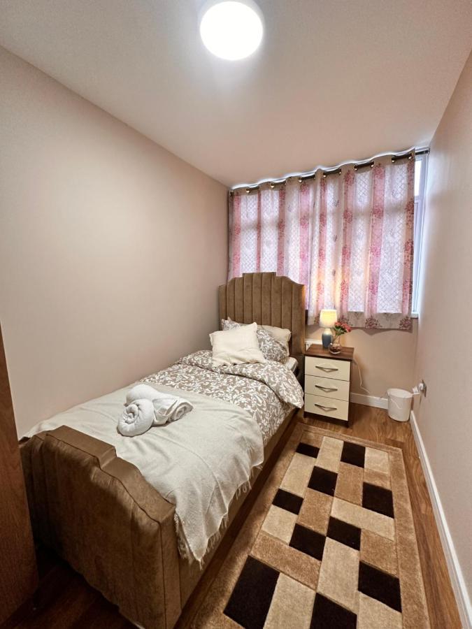 Canary Wharf Single Double And En-Suite Rooms London Exterior foto