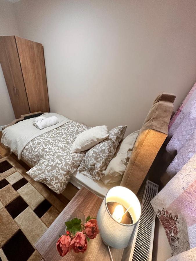 Canary Wharf Single Double And En-Suite Rooms London Exterior foto