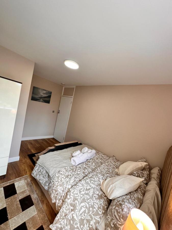 Canary Wharf Single Double And En-Suite Rooms London Exterior foto
