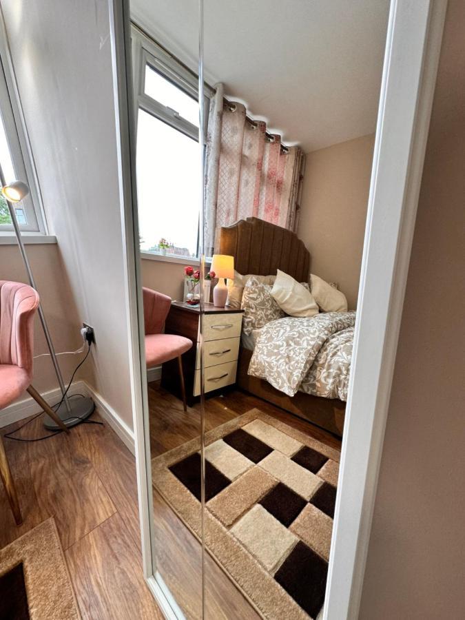 Canary Wharf Single Double And En-Suite Rooms London Exterior foto