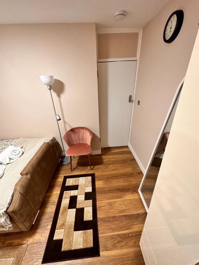 Canary Wharf Single Double And En-Suite Rooms London Exterior foto