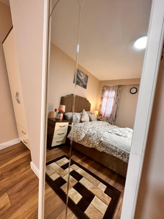 Canary Wharf Single Double And En-Suite Rooms London Exterior foto