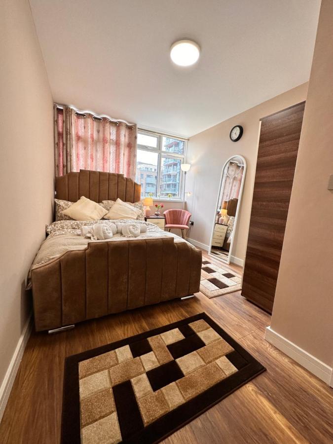 Canary Wharf Single Double And En-Suite Rooms London Exterior foto