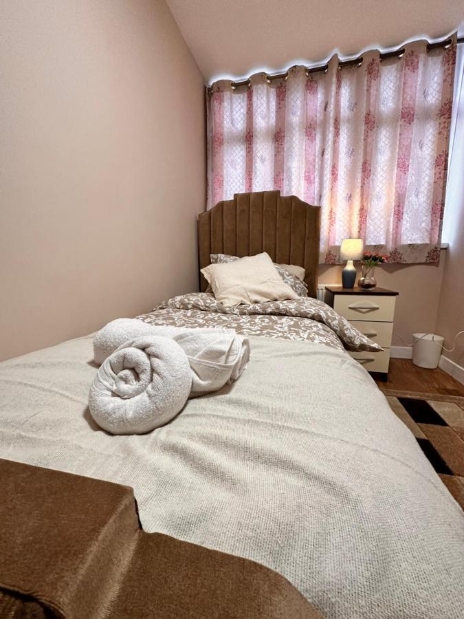 Canary Wharf Single Double And En-Suite Rooms London Exterior foto