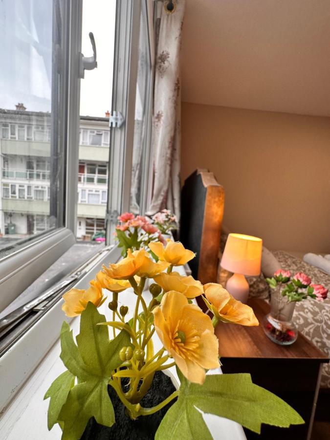 Canary Wharf Single Double And En-Suite Rooms London Exterior foto